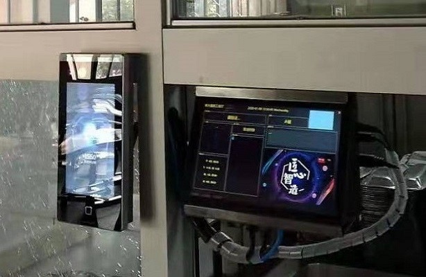 人脸识别领餐机